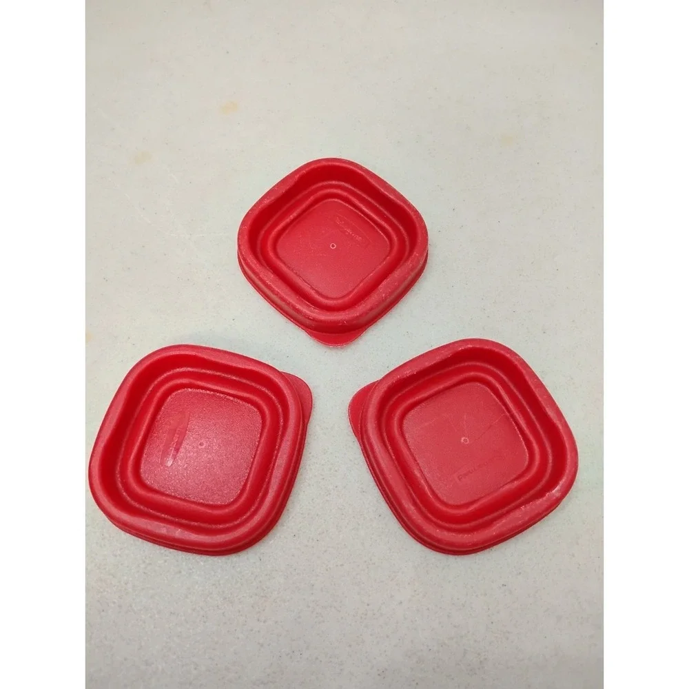 3 Rubbermaid 7J54 Plastic 2